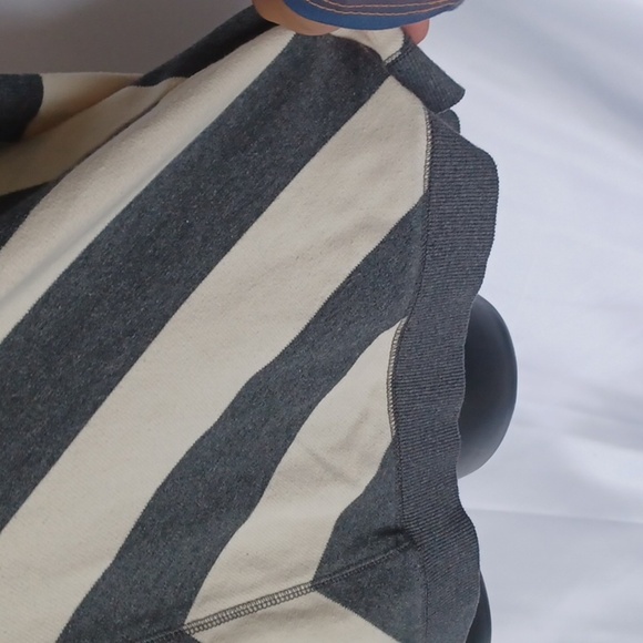 Doe and Rae Chevron Striped sweatshirt, cream & gray, soft, stretchy - Picture 5 of 7